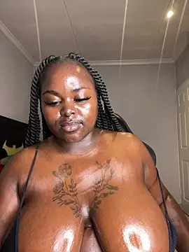 Snapshot of Honeycoco0211 chatting on 06-30-26, 05:35 Honeycoco0211 online show from 06-30-26, 05:35