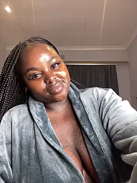 Snapshot of Honeycoco0211 chatting on 05-16-26, 02:10 Honeycoco0211 online show from 05-16-26, 02:10