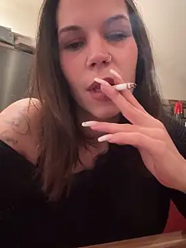 Snapshot of Lady_Knaller chatting on 01-22-25, 08:17 Lady Knaller online show from 01-22-25, 08:17