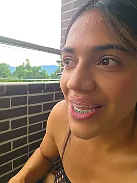 Snapshot of Deisy_Torres chatting on 05-16-26, 08:52 Deisy Torres online show from 05-16-26, 08:52