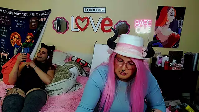 Snapshot of Blakelytgirl chatting on 03-28-26, 11:33 Blakelytgirl online show from 03-28-26, 11:33