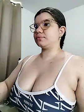 Snapshot of Danzel1105 chatting on 05-18-26, 02:11 Danzel1105 online show from 05-18-26, 02:11