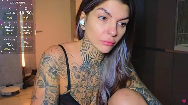 Snapshot of tattooedBabyy chatting on 03-14-25, 03:25 tattooedBabyy online show from 03-14-25, 03:25