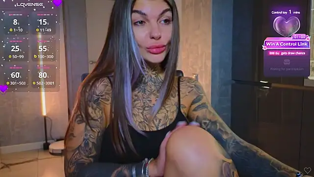 Snapshot of tattooedBabyy chatting on 02-10-25, 02:37 tattooedBabyy online show from 02-10-25, 02:37