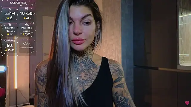 Snapshot of tattooedBabyy chatting on 02-18-25, 04:47 tattooedBabyy online show from 02-18-25, 04:47