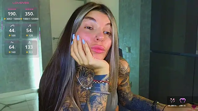 Snapshot of tattooedBabyy chatting on 09-19-25, 07:34 tattooedBabyy online show from 09-19-25, 07:34