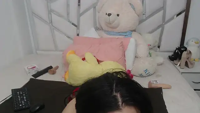 celestesouzalatin online show from 10-21-25, 01:38