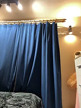 Snapshot of EvaRoss_ chatting on 03-22-25, 08:04 EvaRoss online show from 03-22-25, 08:04