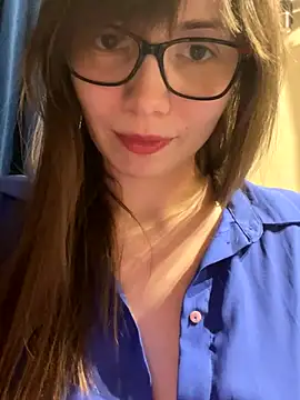 Snapshot of EvaRoss_ chatting on 01-05-26, 06:11 EvaRoss online show from 01-05-26, 06:11