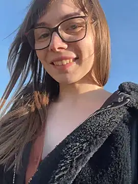 Snapshot of EvaRoss_ chatting on 02-27-26, 01:44 EvaRoss online show from 02-27-26, 01:44