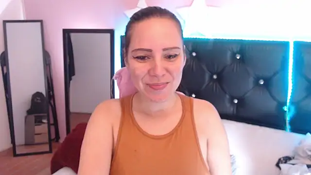 camila delarosa online show from 11-16-25, 12:32