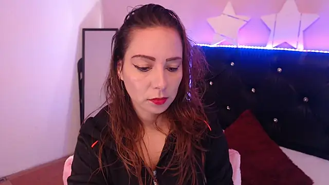 camila delarosa online show from 11-22-25, 12:04