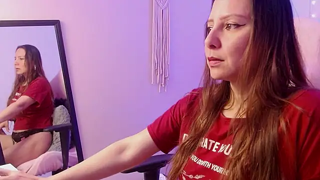 camila delarosa online show from 06-15-26, 01:55