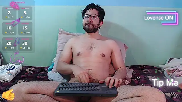 Snapshot of teddy_foster chatting on 05-14-26, 01:30 teddy foster online show from 05-14-26, 01:30