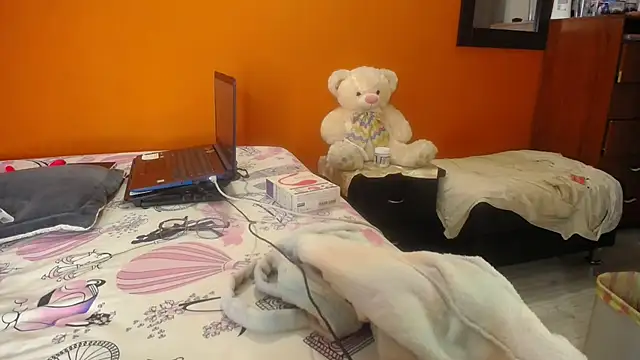 Snapshot of raniafantasianal chatting on 12-03-24, 09:06 raniafantasianal online show from 12-03-24, 09:06