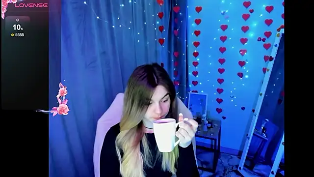 Snapshot of Sweet_me_ chatting on 03-08-26, 06:49 Sweet me online show from 03-08-26, 06:49