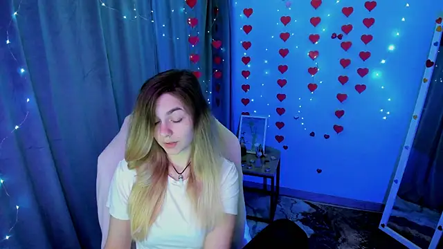 Snapshot of Sweet_me_ chatting on 03-28-26, 07:09 Sweet me online show from 03-28-26, 07:09