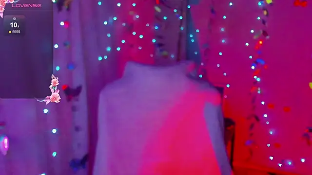 Snapshot of Sweet_me_ chatting on 06-24-26, 05:39 Sweet me online show from 06-24-26, 05:39