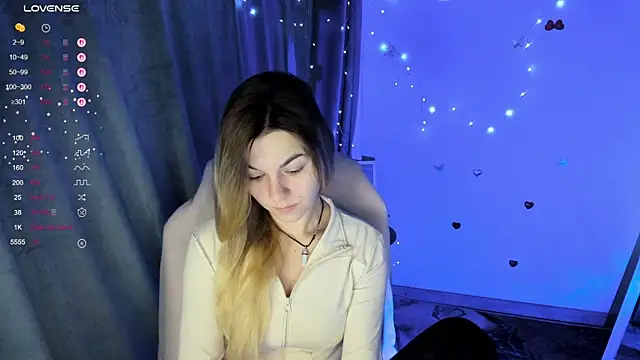 Sweet me  online show from 12-17-25, 06:51