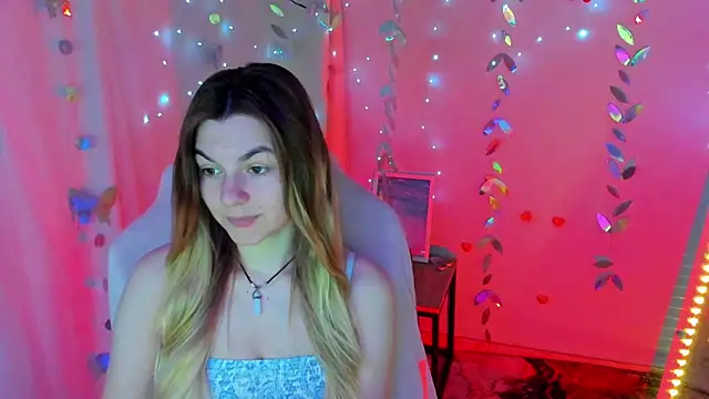 Snapshot of Sweet_me_ chatting on 06-26-26, 05:57 Sweet me online show from 06-26-26, 05:57