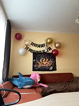 Snapshot of Crayzy_Luv chatting on 02-14-25, 06:56 Crayzy Luv online show from 02-14-25, 06:56