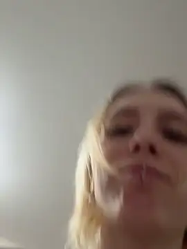 Snapshot of Crayzy_Luv chatting on 02-16-26, 05:00 Crayzy Luv online show from 02-16-26, 05:00