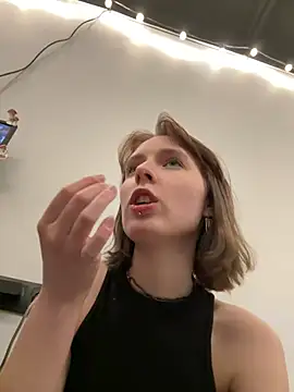 Snapshot of Crayzy_Luv chatting on 12-24-24, 08:49 Crayzy Luv online show from 12-24-24, 08:49