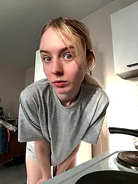 Snapshot of Crayzy_Luv chatting on 01-14-26, 10:19 Crayzy Luv online show from 01-14-26, 10:19