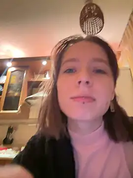 Snapshot of Crayzy_Luv chatting on 02-04-25, 07:44 Crayzy Luv online show from 02-04-25, 07:44