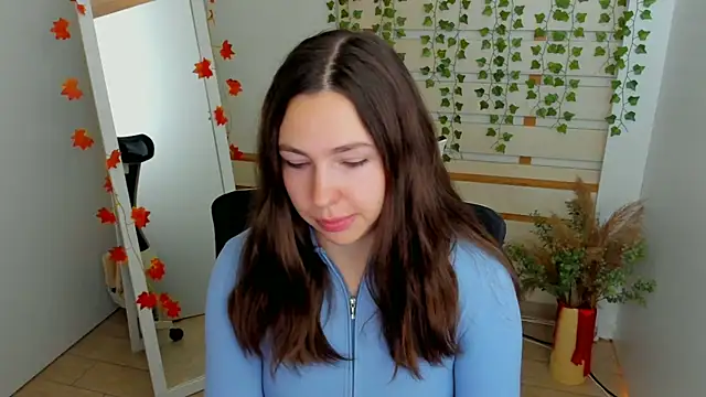Lexy flower online show from 10-13-25, 01:02