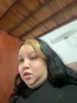 Snapshot of Venus_queenn chatting on 06-01-26, 02:06 Venus queenn online show from 06-01-26, 02:06