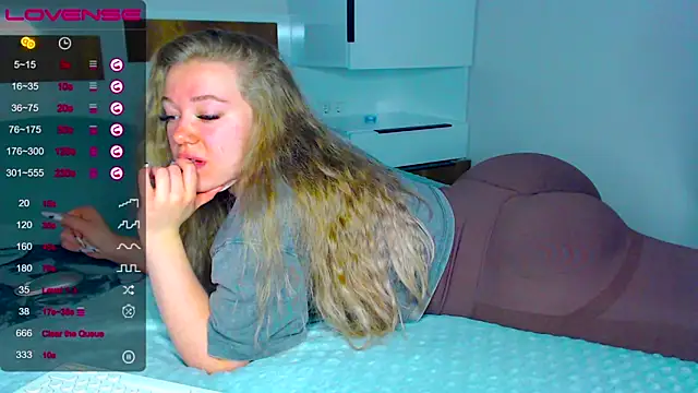 kitti kaattt online show from 09-20-25, 05:01