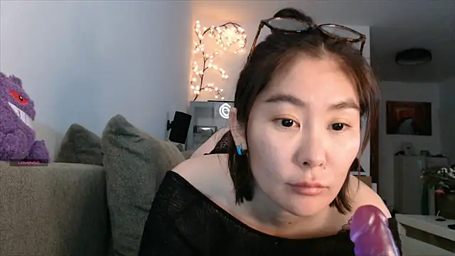 Kunimitsuu  online show from 10-03-25, 11:06