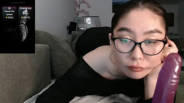 Kunimitsuu  online show from 10-16-25, 10:40