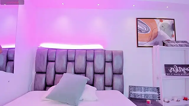 martina mancini online show from 09-24-25, 01:39