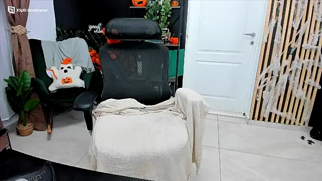 fireflowers  online show from 11-04-25, 10:02