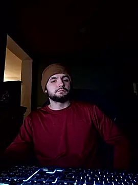 Snapshot of Mitchums chatting on 01-13-26, 02:04 Mitchums online show from 01-13-26, 02:04