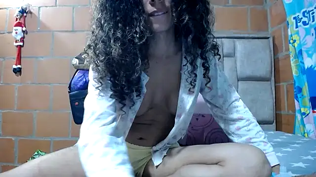Snapshot of Nadia_Monroe chatting on 10-26-25, 04:13 Nadia Monroe online show from 10-26-25, 04:13