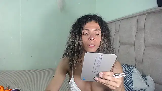 Snapshot of Nadia_Monroe chatting on 12-28-24, 08:36 Nadia Monroe online show from 12-28-24, 08:36