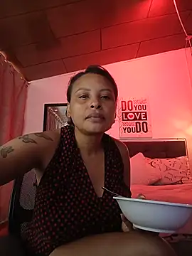 Snapshot of Dominik_girl chatting on 06-19-26, 07:20 Dominik girl online show from 06-19-26, 07:20