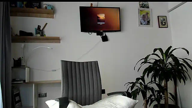 Snapshot of manucute_23_ chatting on 02-17-26, 03:31 manucute 23 online show from 02-17-26, 03:31