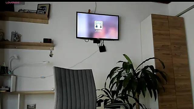 manucute 23  online show from 06-16-26, 09:15