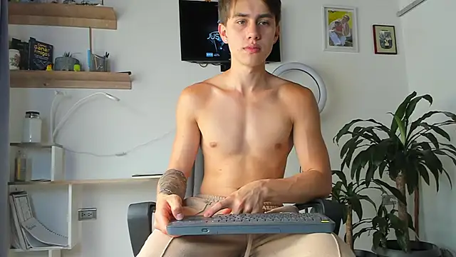 manucute 23  online show from 10-25-25, 04:51