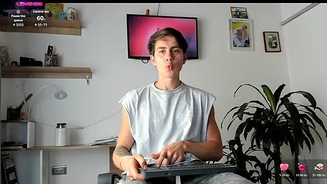 manucute 23  online show from 03-19-26, 03:34