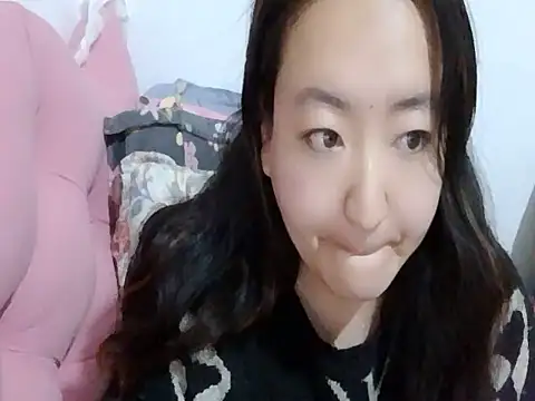 Snapshot of Xylona666 chatting on 02-19-25, 04:22 Xylona666 online show from 02-19-25, 04:22