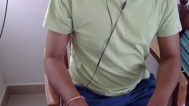 Snapshot of The_SHY_uncut chatting on 02-16-25, 10:10 The SHY uncut online show from 02-16-25, 10:10