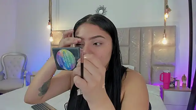 Oriana Guzman online show from 07-19-26, 11:01