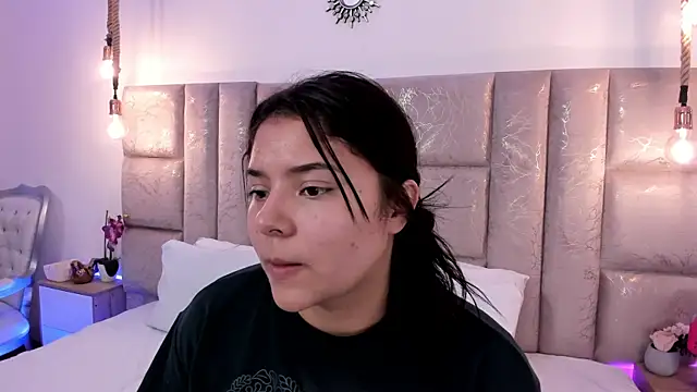 Oriana Guzman online show from 06-26-26, 02:28