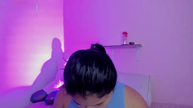 Oriana Guzman online show from 12-15-25, 10:59