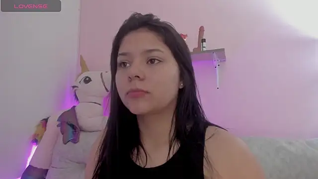 Snapshot of Oriana_Guzman chatting on 05-11-26, 06:04 Oriana Guzman online show from 05-11-26, 06:04